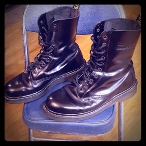 Dr. Martens Air Wear size 8